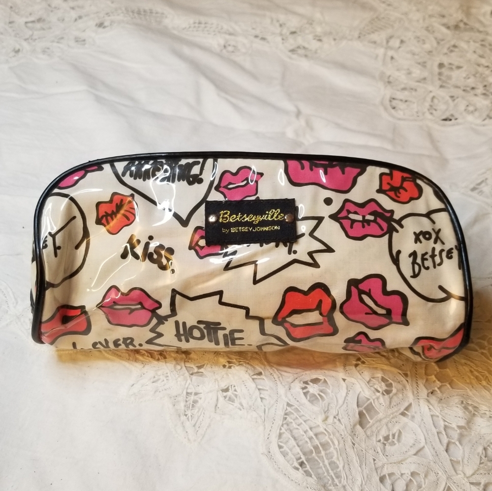 🎭 Betseyville by Betsey Johnson Cosmetic Bag Makeup